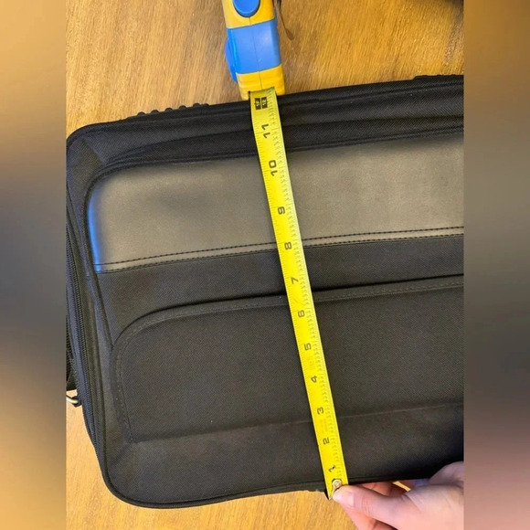 Black laptop carrying case - Picture 13 of 13